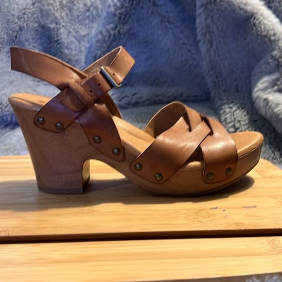 Korks Block Heel Sandals - for narrow feet - Picture 5 of 7